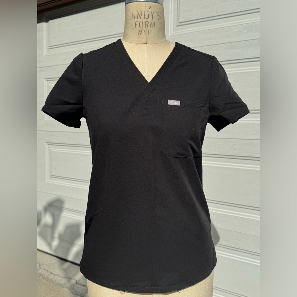 Figs scrub tops